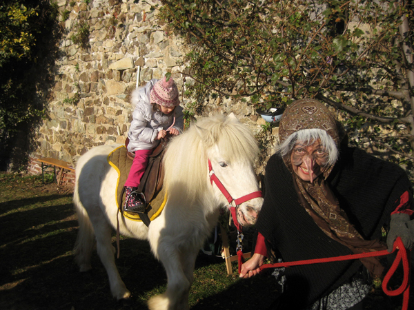 LA BEFANA AL BRICH ARRIVA IN PONY