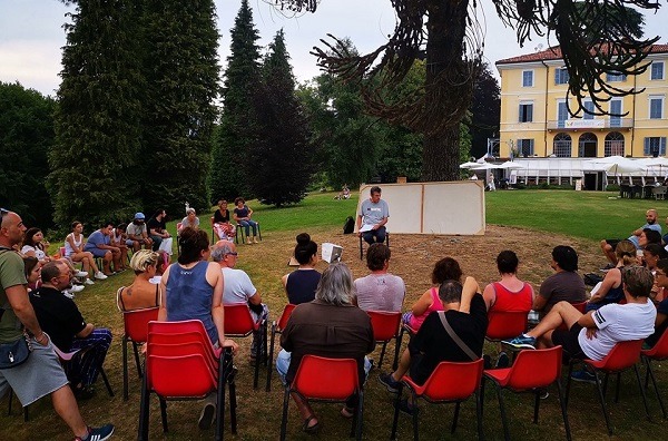 TEATRANDO PRESENTA LO SPETTACOLO ITINERANTE A VILLA PIAZZO